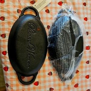 Two pioneer woman small cast iron dishes